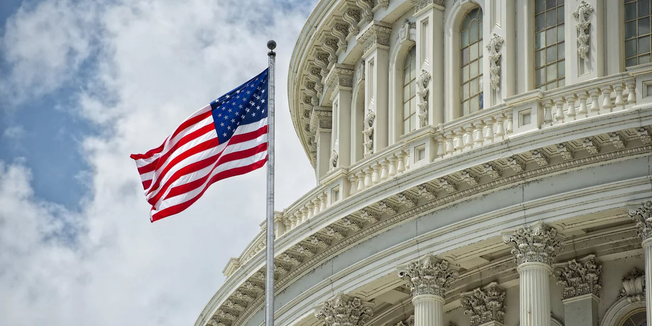 Συναγερμός στις ΗΠΑ – Κατάρριψη αγνώστου αντικειμένου πάνω από την Αλάσκα με εντολή Μπάιντεν