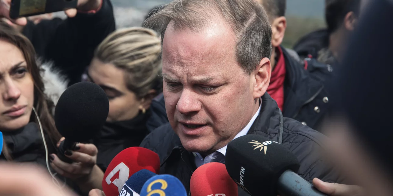 Παραιτήθηκε ο υπουργός Μεταφορών Κώστας Καραμανλής «Ελάχιστη ένδειξη σεβασμού στη μνήμη των θυμάτων» video