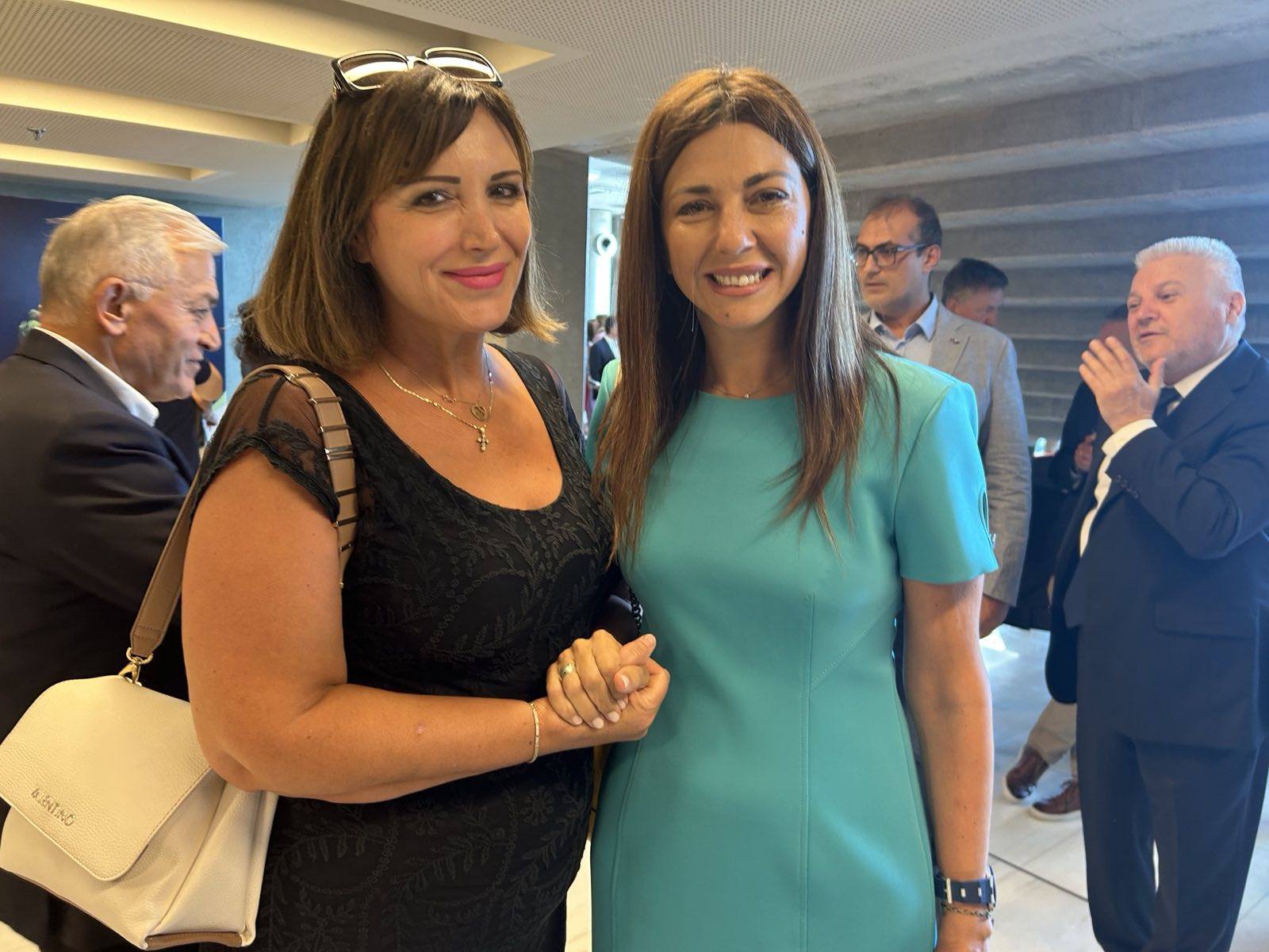 Στη συνάντηση με τον Πρωθυπουργό και τους υπουργούς η Δήμαρχος Σκύδρας, Κατερίνα Ιγνατιάδου