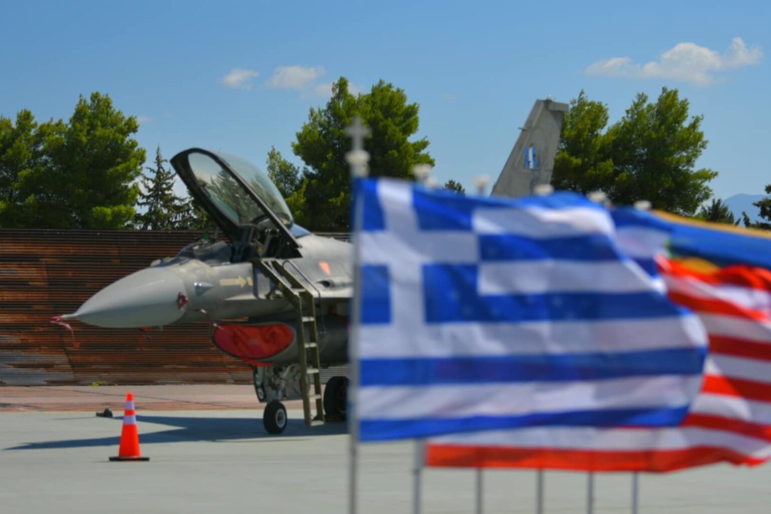 Η Πολεμική αεροπορία προχωρά σε αναβάθμιση των μαχητικών αεροσκαφών F-16 Block 50