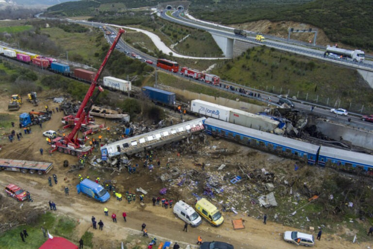 Τέμπη: Το πόρισμα της πυροσβεστικής βάζει τέλος στις θεωρίες για την πυρόσφαιρα.
