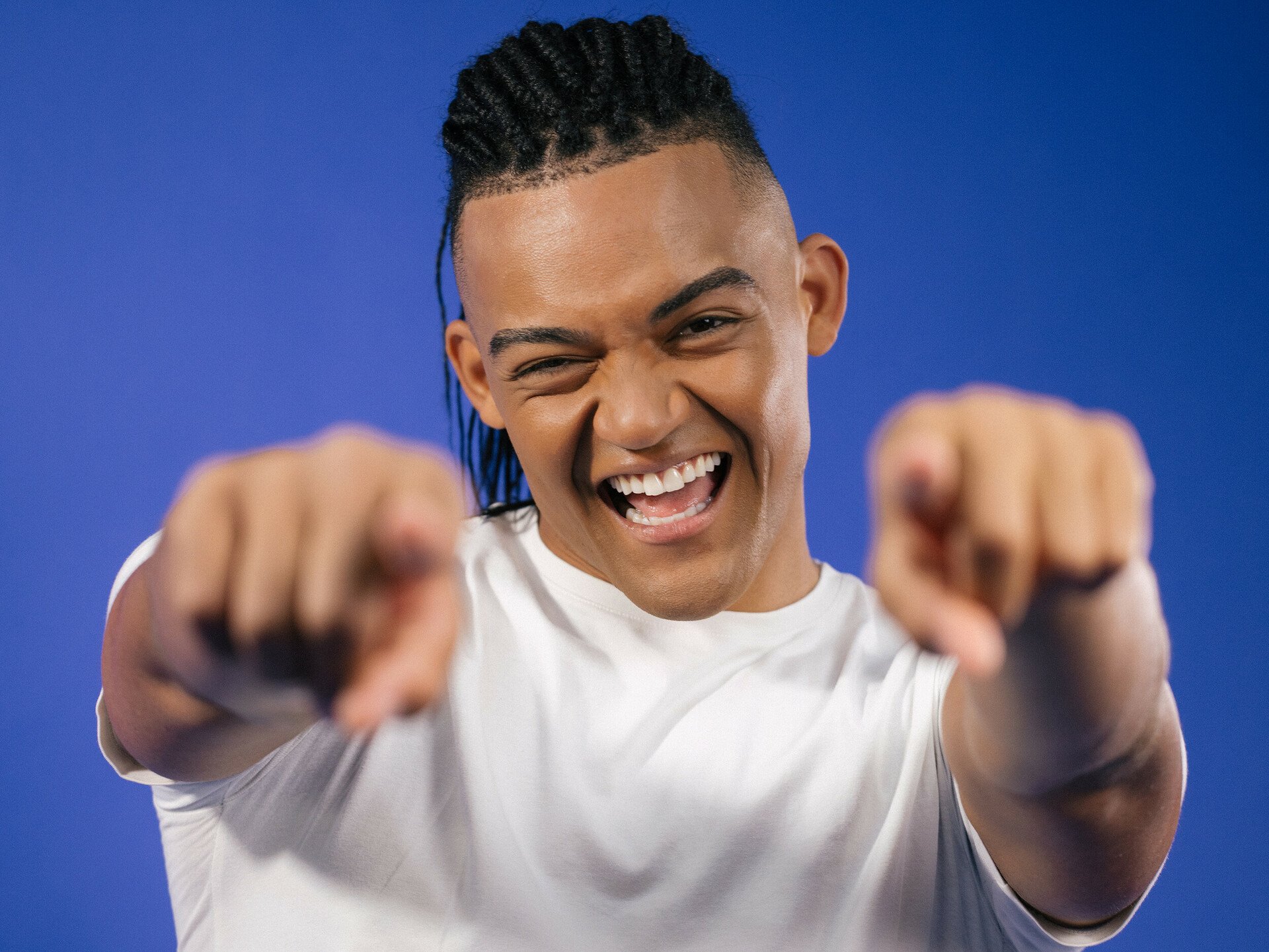 Μανόλο: Ο πρωταθλητής στο άλμα επί κοντώ αφηγείται τη ζωή του και μιλά για τα παιδικά του χρόνια