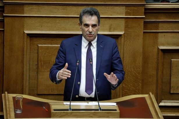 Θεόφιλος Λεονταρίδης: θέτει εαυτόν στη διάθεση των αρμόδιων αρχών και ζητά ο ίδιος την άρση της ασυλίας του