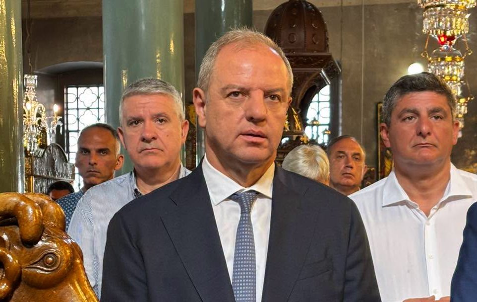 Δεκαπενταύγουστος: Ο Διονύσης Σταμενίτης στην Αρχιερατική Θεία Λειτουργία στη Μητρόπολη