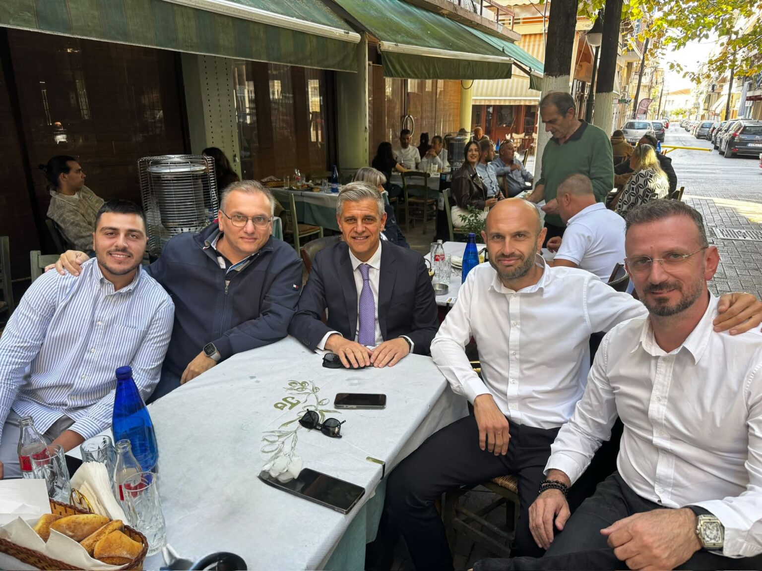 Παραπολιτικό: Γιουτίκας με στελέχη της Πέλλας σε άτυπη συνάντηση στα Γιαννιτσά