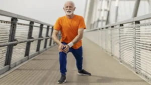 Οι 7 ασκήσεις που κάνει ένας 63χρονος ορθοπεδικός για δυνατά και σταθερά γόνατα